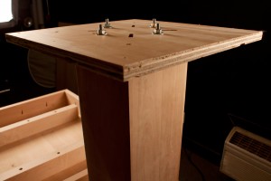 Noge za stol sa držačem